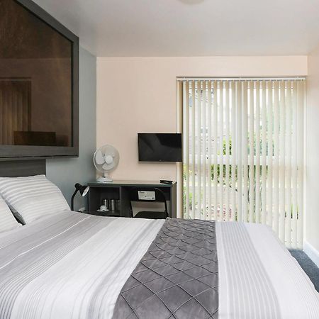 Oyo Honeycroft Lodge Uxbridge Eksteriør bilde