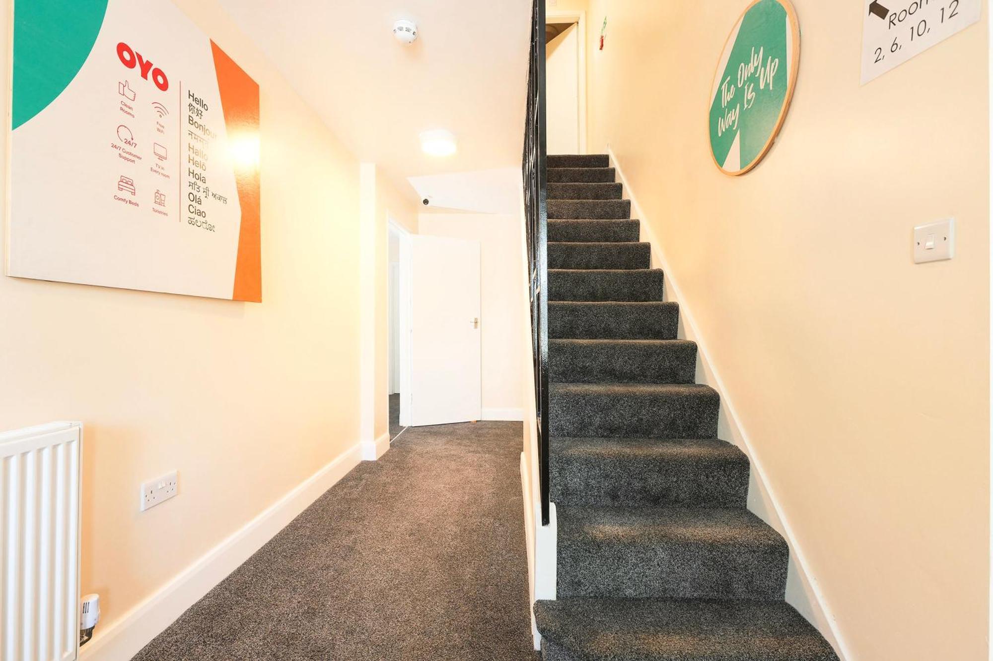 Oyo Honeycroft Lodge Uxbridge Eksteriør bilde