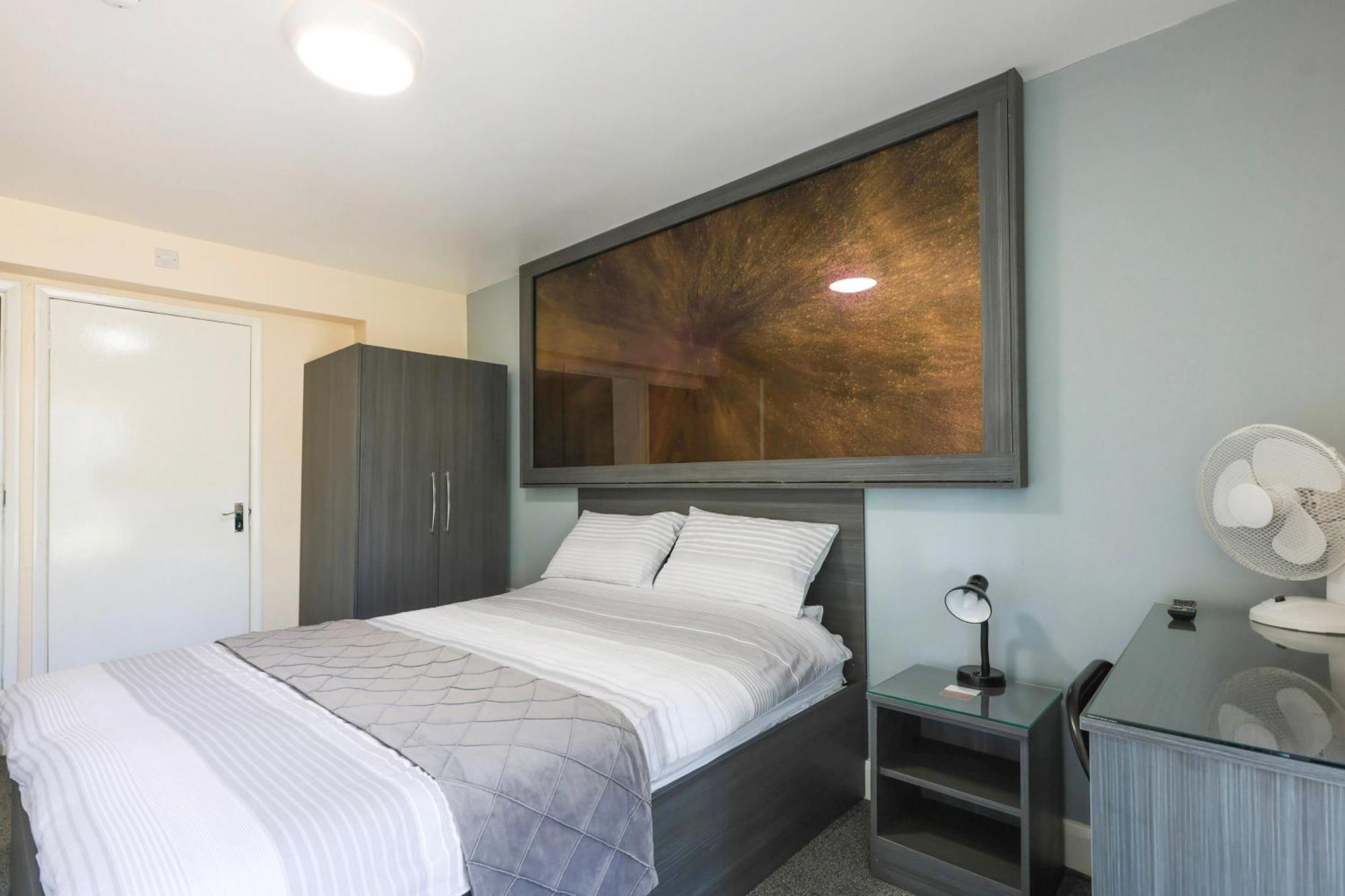 Oyo Honeycroft Lodge Uxbridge Eksteriør bilde