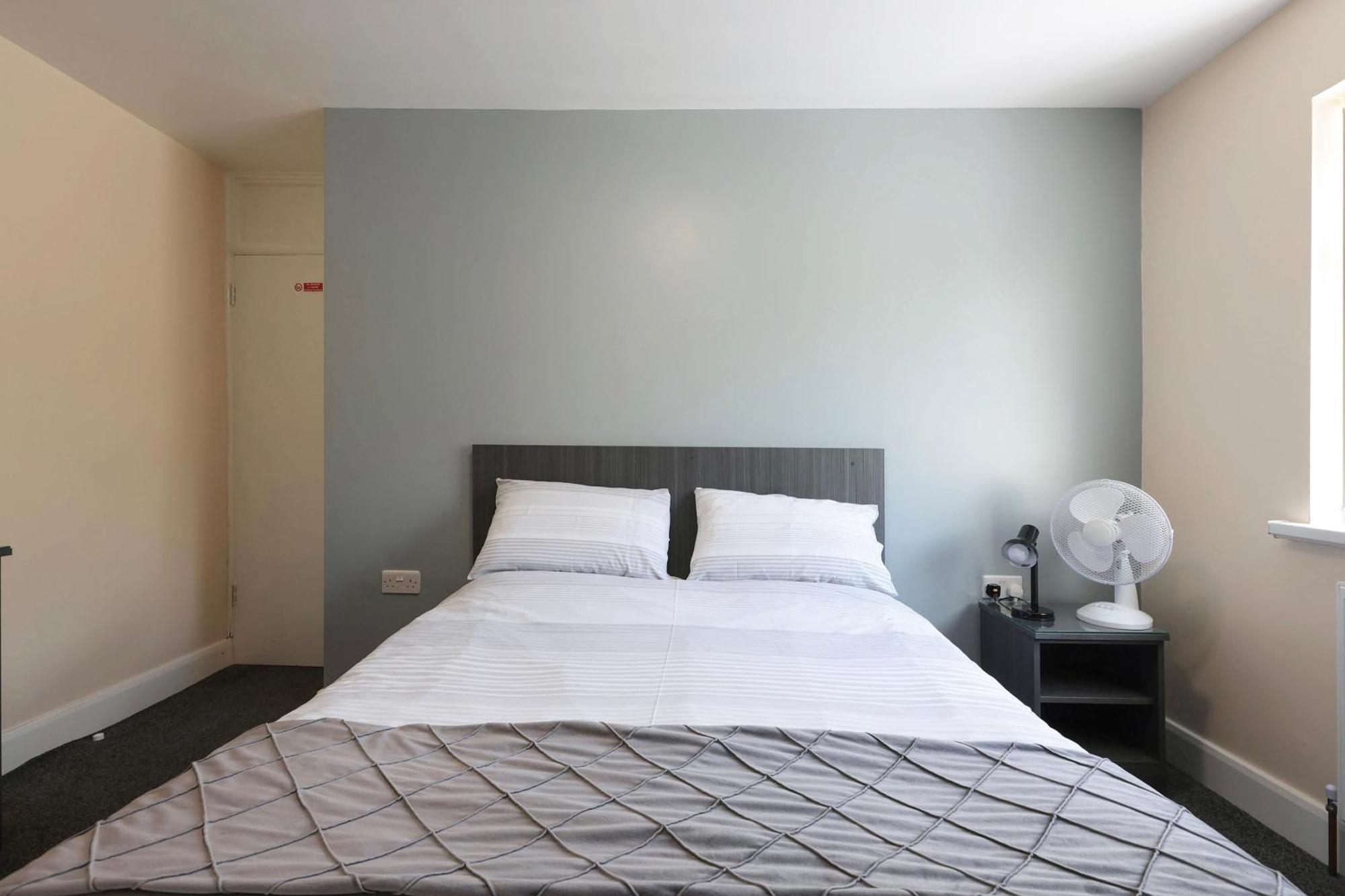 Oyo Honeycroft Lodge Uxbridge Eksteriør bilde