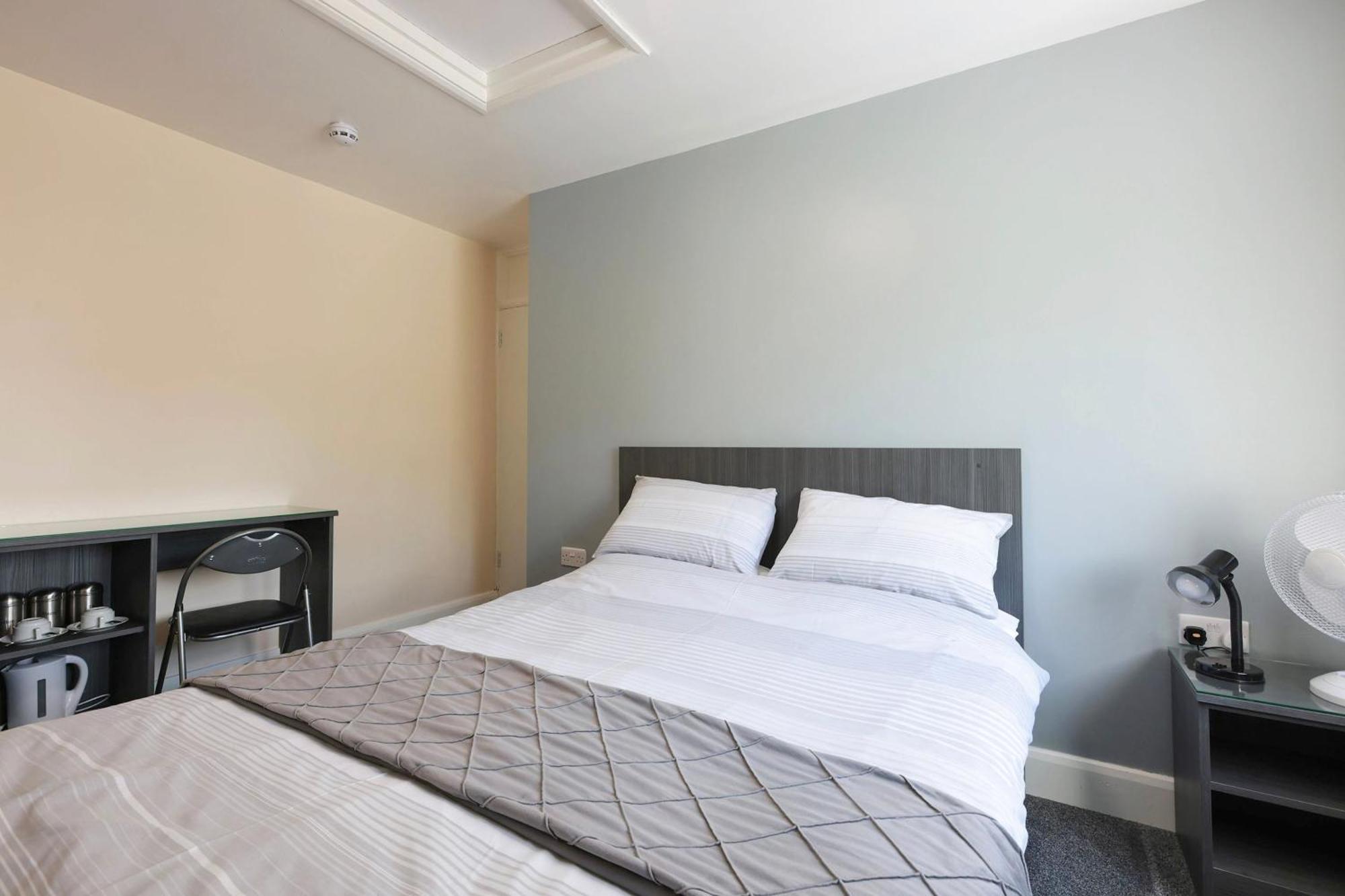 Oyo Honeycroft Lodge Uxbridge Eksteriør bilde