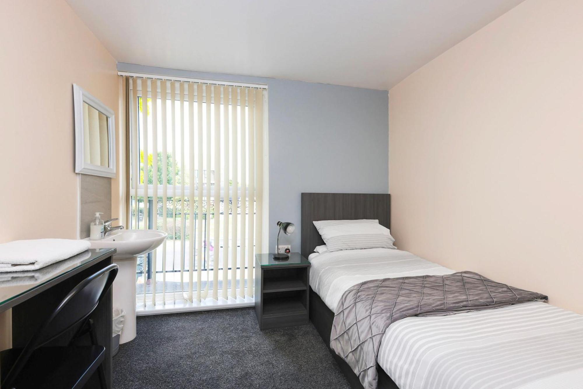 Oyo Honeycroft Lodge Uxbridge Eksteriør bilde