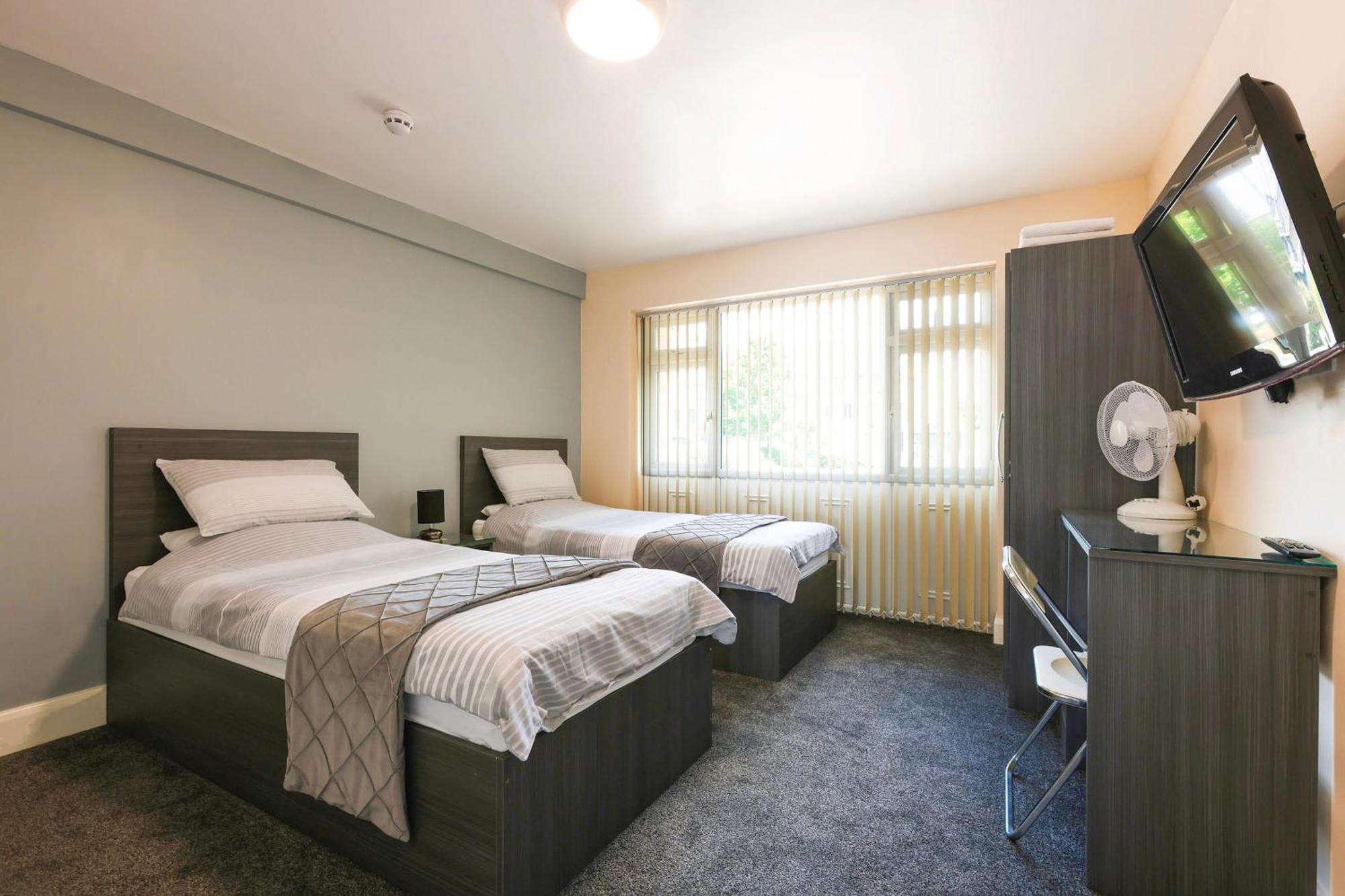 Oyo Honeycroft Lodge Uxbridge Eksteriør bilde